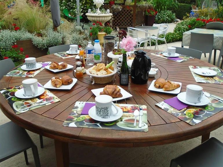 petit-dejeuner-la-petalerie-chambre-hotes