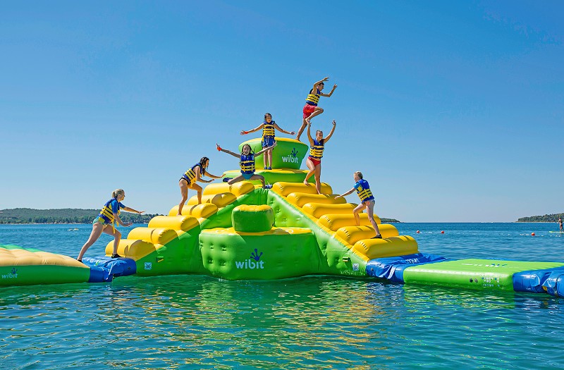 LAKE PARK LIEZ, Peigney