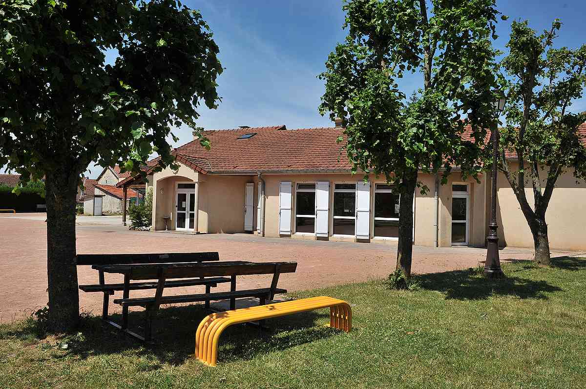 AIRE DE PIQUE-NIQUE ET DE JEUX - SUZANNECOURT - photo 2